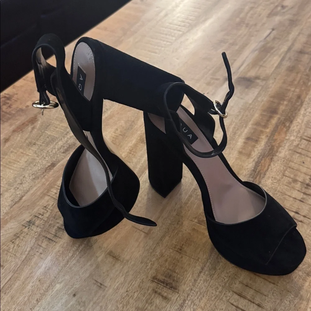 AQUA BLOOMINGDALES Mardi black leather Suede Platform Sandals heels ankle NWOT